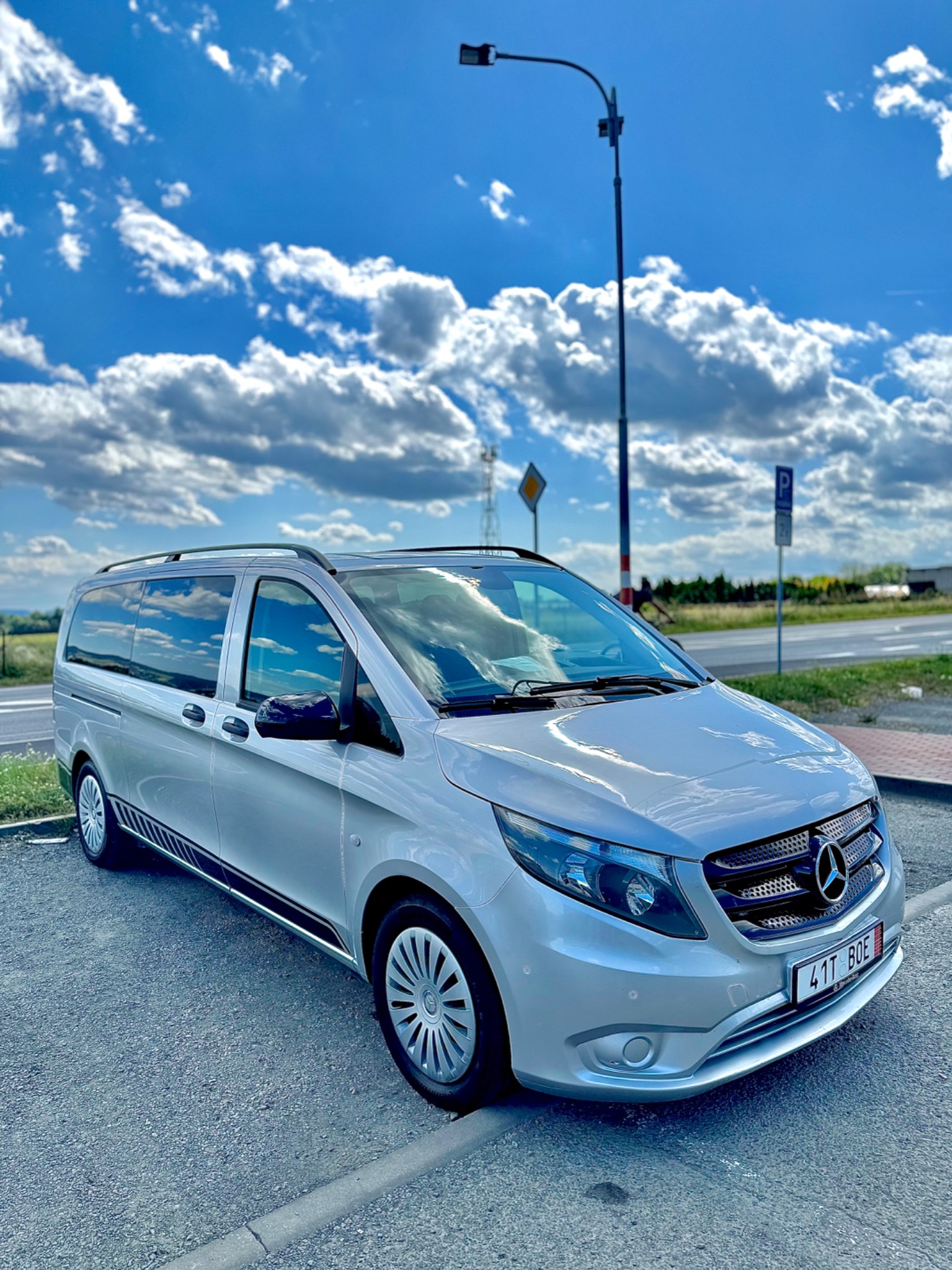 Mercedes Benz Vito (8+1)